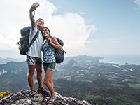 How to Avoid Selfie-Related Injuries While Traveling